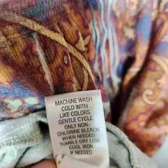 Apt. 9 women's Paisley print blouse short sleeve size small - Picture 7 of 7